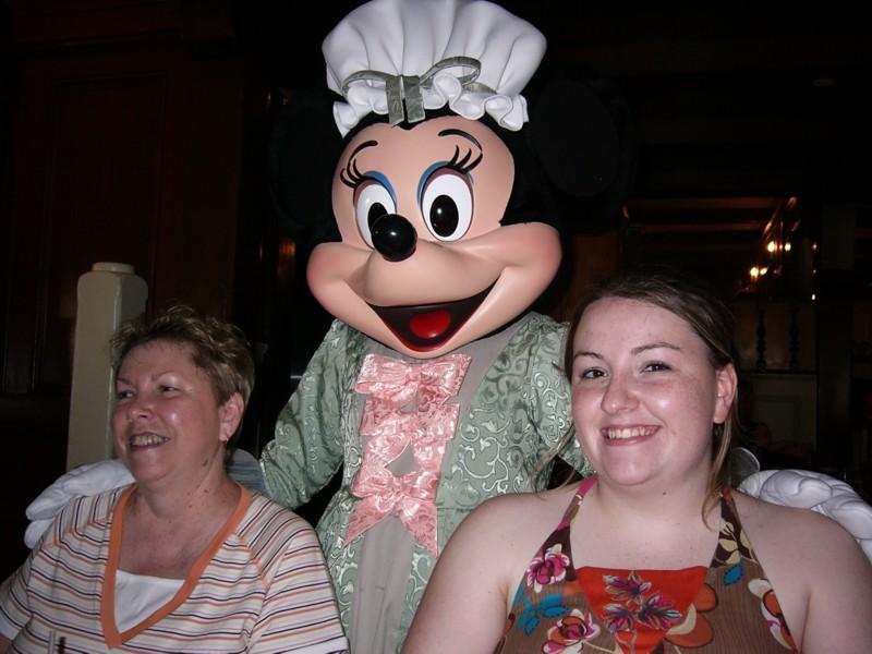 Linda Minnie and Ashley.JPG